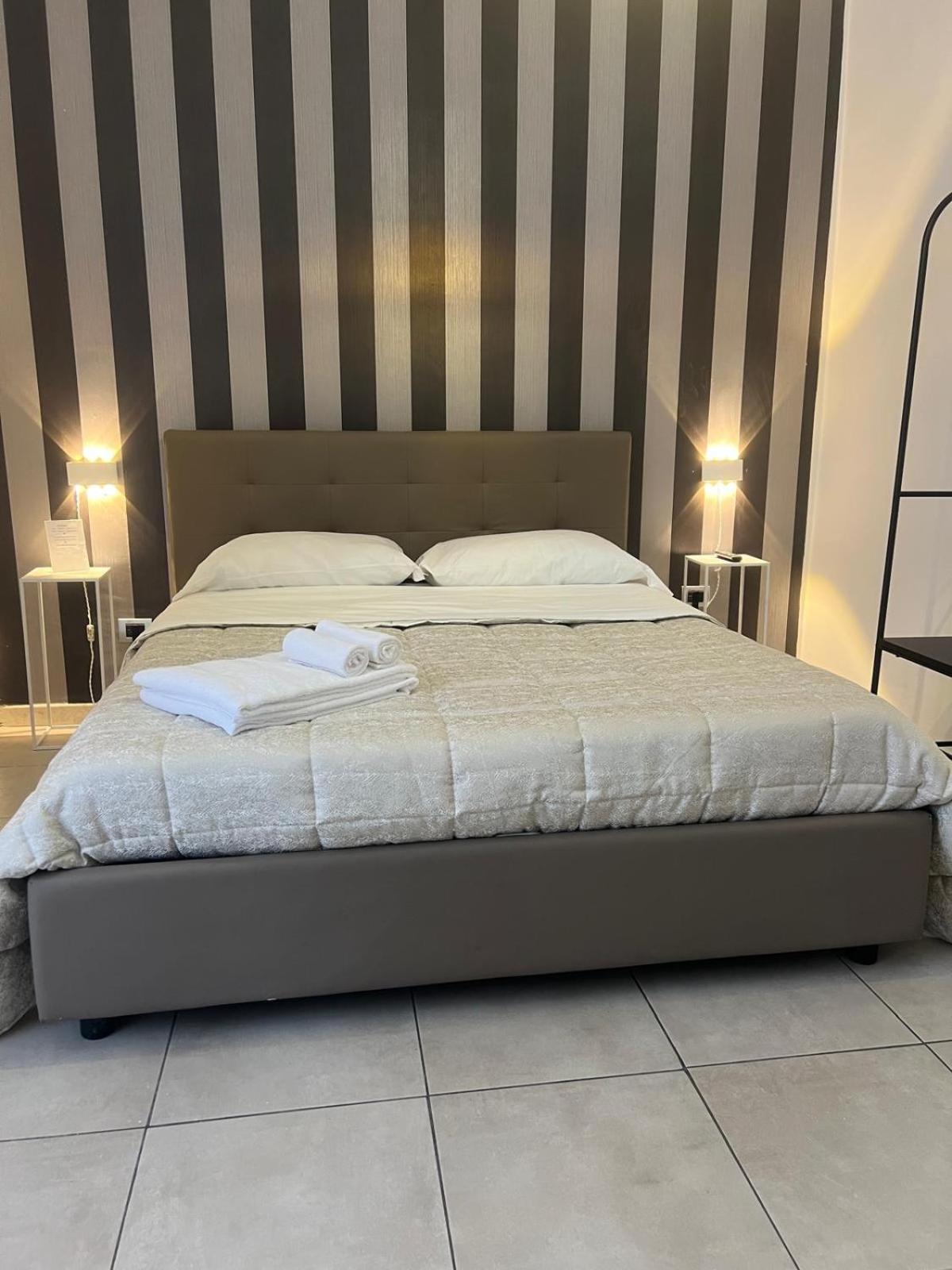 Suite Conte Poderico Napoli Bagian luar foto